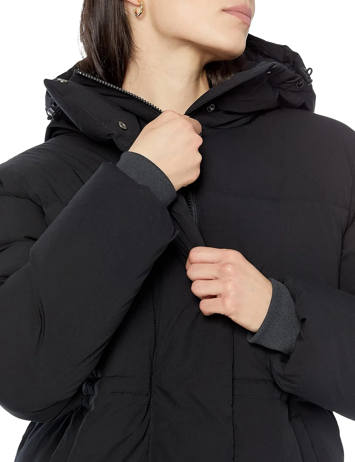 Amazon Essentials Women's Short Waisted Puffer Jacket (Available in Plus Size)